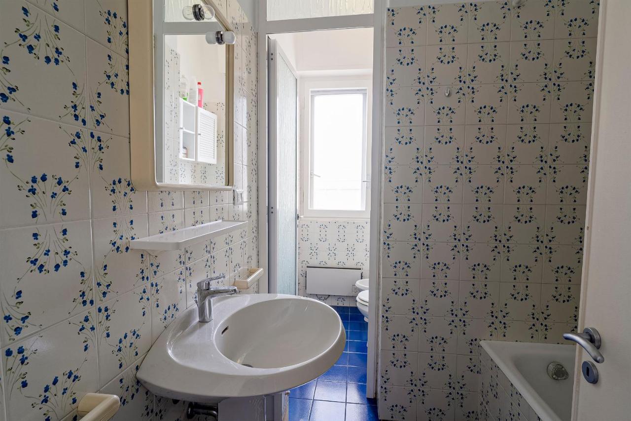 Appartamento Vista Mare Con Due Camere - Two-Bedroom Apartment With Sea View Sanremo Dış mekan fotoğraf